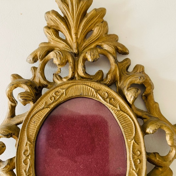 Vintage Ormolu Picture Frame Cost Iron Easel Table Top - Picture 9 of 10